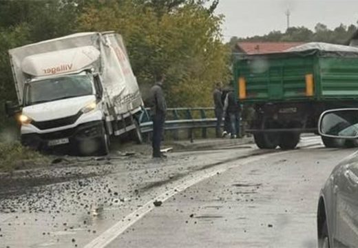 FBiH: Sudar dva kamiona na putu Živinice-Banovići