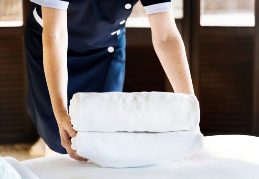 Da li je posao Vlade RS da zateže posteljinu u hotelskim sobama?