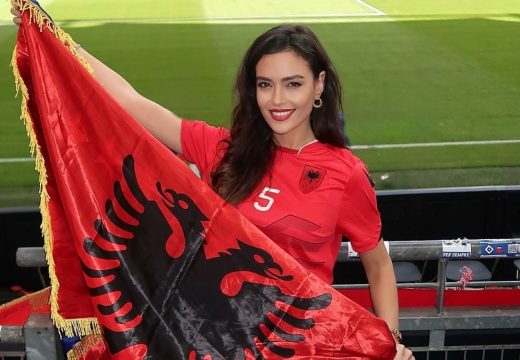 Fudbal: Provokacija vatrene i poznate Albanke (Foto)