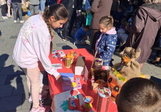 U okviru ovogodišnje “Dječije nedjelje”: Organizovana prodajna izložba kreativnih radova (Foto)
