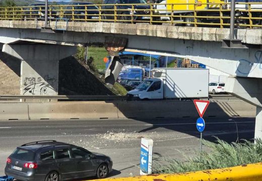 Nadvožnjak u Trnu zatvoren zbog oštećenja: Obustava saobraćaja do 60 dana