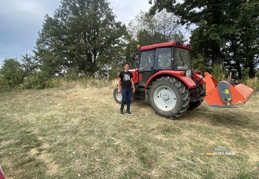 „Vidim budućnost na selu“: Mladi voćar iz Lopara uz pomoć podsticaja kupio traktor i zasadio 1.000 stabala šljive