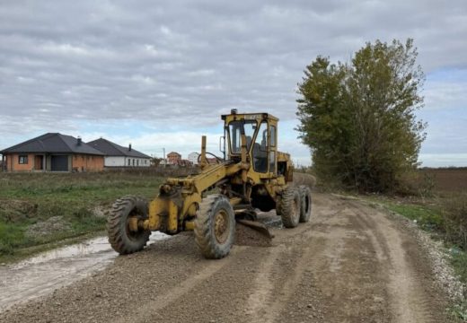 Bijeljina: Posipanje makadamskih ulica u naselju Knez Ivo od Semberije