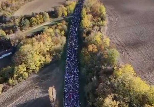 Sutra godinu dana od pada nadstrešnice u Novom Sadu: Studenti danima pješače u znak solidarnosti (Video)