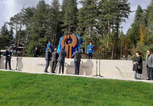Pale: Svečano otkriven spomenik posvećen stvaraocima i braniocima Republike Srpske