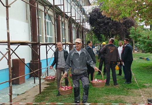 Radovi na krovu, stolariji, fasadi, grijanju: Ulažu 200.000 KM u školu u Dvorovima, počela obnova