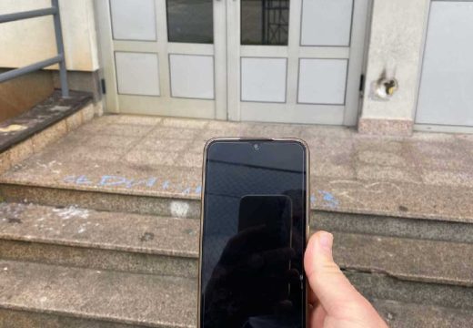 Bijeljina: Pronađen telefon u naselju Koviljuše (Foto)