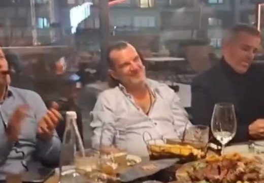 Pjevač: Nakon što se slikao sa Naserom Orićem; Oglasio se Aca Lukas