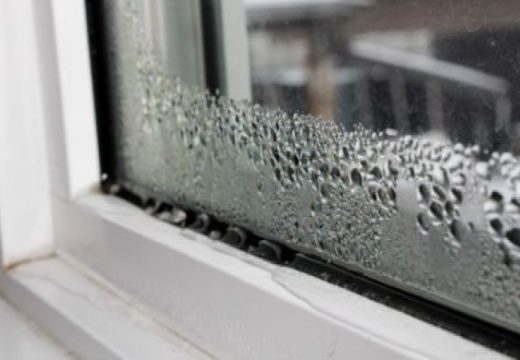 Jednostavan trik iz kuhinje: Samo jedan sastojak spriječiće pojavu vlage na prozorima