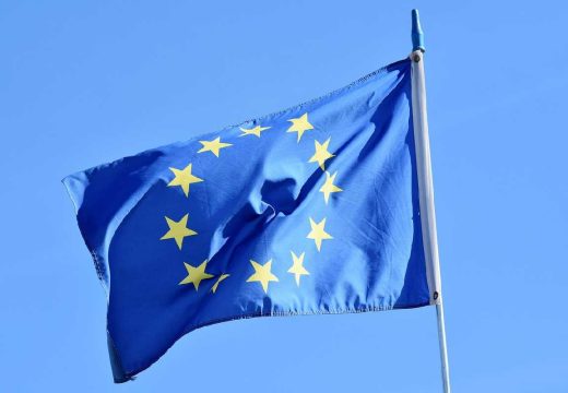 EU uvodi novo pravilo od 1. januara: Vozači jednu stvar moraju da imaju u gepeku