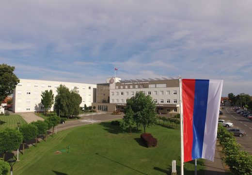 Uzbuna u Bijeljini: U bolnicu dovezen muškarac s prostrelnom ranom glave