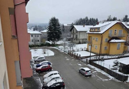 Vrijeme: Snijeg zabijelio širom BiH (Foto)
