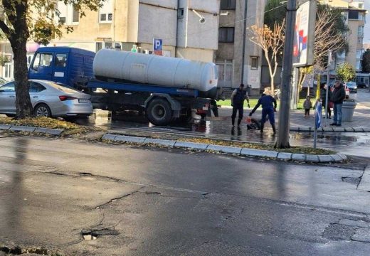 Problem odvodа kišnice u centru Bijeljine: Ekipe „Vodovoda i kanalizacije“ na terenu, kritično i u Ulici Gavrila Principa