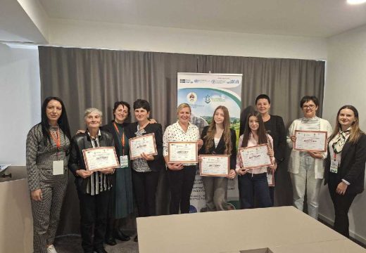 Projekat “Žene pokretačice razvoja u poljoprivredi i ruralnim sredinama”: Održana dvodnevna obuka na Palama (Foto)