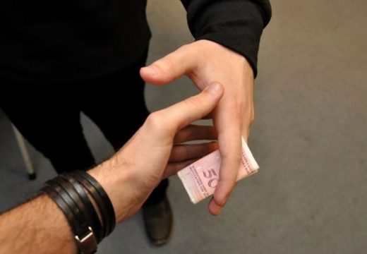 Presuda: Osam mjeseci zatvora za davanje 50 KM mita policajcima!