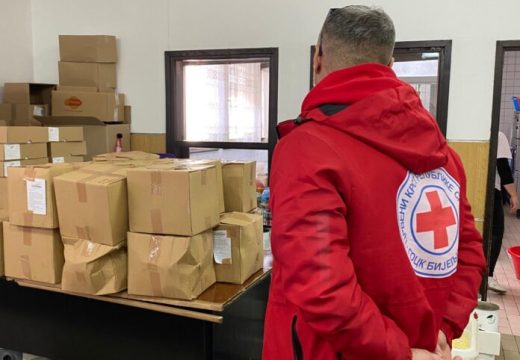 “Obrok koji znači“: Crveni krst Republike Srpske obezbijedio podršku Narodnoj kuhinji u Bijeljini kroz projekat