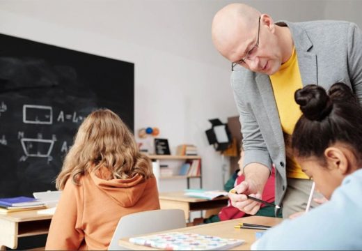 RS: Povećavaju se plate nastavnicima u Republici Srpskoj