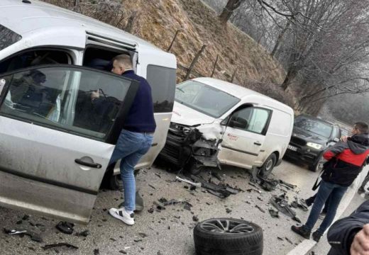 Zbog sudara tri automobila: Obustavljen saobraćaj preko Romanije