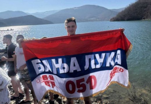 Jedini iz Republike Srpske: Boris Grbić zaplivao za Časni krst na Kosovu i Metohiji (Foto/Video)