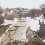 U Starom Ugljeviku i dalje kritično: Klizišta nose kuće i puteve, mještani bez struje i vode