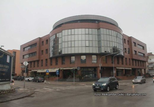 Namješten konkurs za kadrove SNSD i HDZ: UIO na meti kritika zbog dodjele radnih mjesta