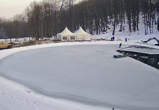 19. januara: Za bogojavljensko plivanje na Busiji prijavilo se 150 učesnika