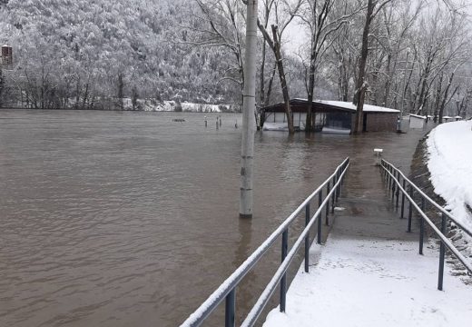Trninić: Situacija na ugroženim područjima od poplava stabilna
