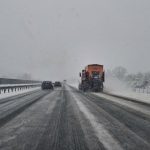 Vozači, vozite oprezno: Klizavi putevi i snijeg usporavaju saobraćaj