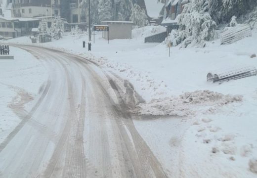 Upozorenje vozačima!: Zbog snijega i leda otežano odvijanje saobraćaja u Srpskoj