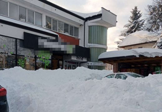 Kamčatka usred Republike Srpske: Ljudi hodali po krovovima automobila (Foto)