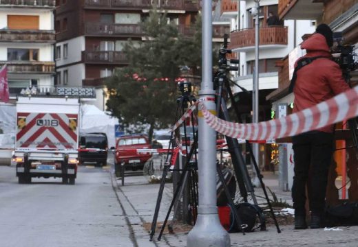 Mladić iz Srbijet teško povrijeđen u tragediji u Švajcarskoj: Izgorjele mu obje šake, spasio ga odlazak na terasu