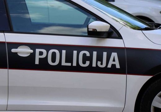 Tragedija kod Živinica: Jureći sa bolesnikom u bolnicu sletio s puta, poginuo saputnik