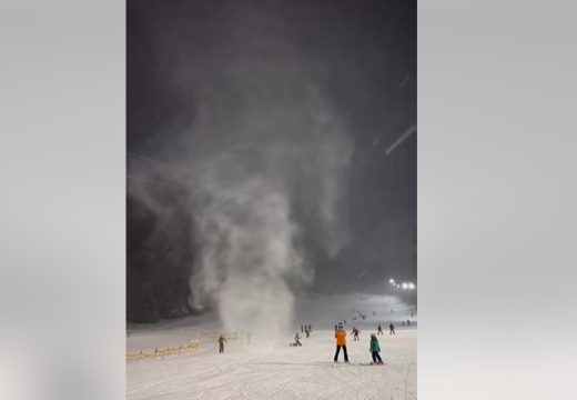 Snježni tornado pogodio ski stazu u Rumuniji: Pogledajte snimak vrtloga (Video)
