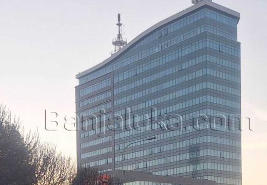 Ko se oprašta: Ova dva ministra odlaze iz Vlade Republike Srpske, a upitne fotelje još nekih