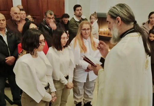 Zanimljivosti: Kćerke i majka iz Turske krstile se u Trebinju; Od danas su Jelisaveta, Marija i Ana