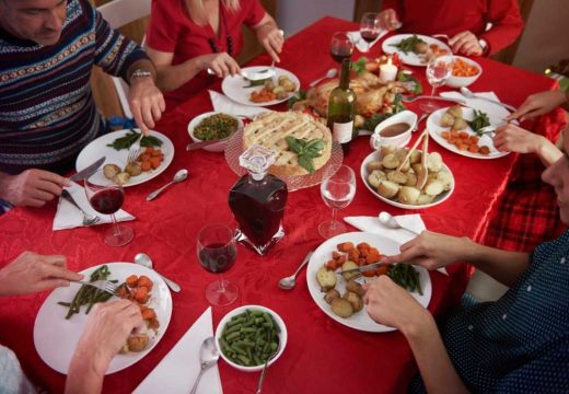 Bježe glavom bez obzira: Ovi horoskopski znaci ne podnose porodična okupljanja