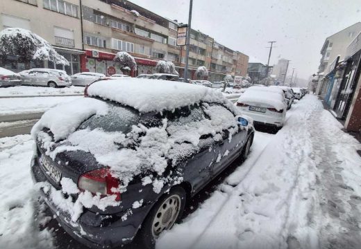 Gradonačelnik Petrović o radu Zimske službe: Ulice neraščišćene – saobraćaj usporen (Foto)