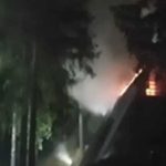 Vatrogasci na terenu: Požar na Vlašiću, gori vikendica (Video)