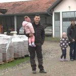 Porodica iz Lopara pokazuje da selo ima budućnost: “Bolje biti sam svoj gazda” (Foto)