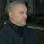 “Dva anesteziologa i kardiolog odmah upućeni u salu”: Direktor bolnice obratio se okupljenima koji traže odgovore o smrti Eme (4)