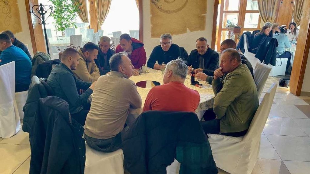 Nadaju se još jednoj rodnoj godini: Semberski i posavski proizvođači duvana na okupu