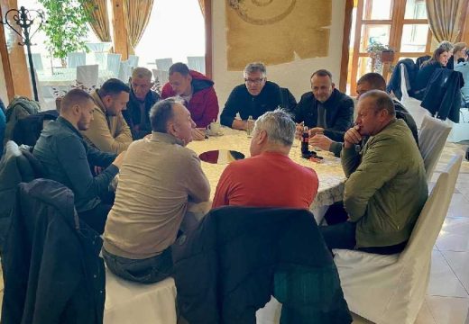 Nadaju se još jednoj rodnoj godini: Semberski i posavski proizvođači duvana na okupu