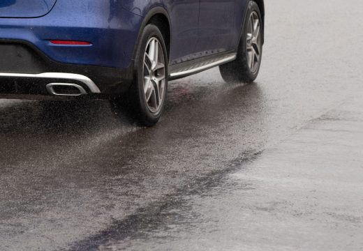 Oprez: Kolovozi klizavi, povećana opasnost od odrona