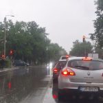 Iz AMS-a savjetuju: Oprezno vozite, kolovozi vlažni i klizavi