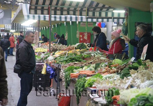 Hrana koju volimo puna otrova: Pogledajte koje povrće i voće je prepuno pesticida, objavljena lista najopasnijih