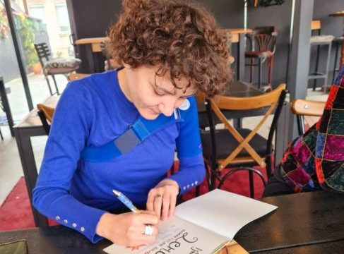 Mirna oživjela priču o psu Deni: Objavljena druga neverbalna slikovnica slikarke iz Bijeljine