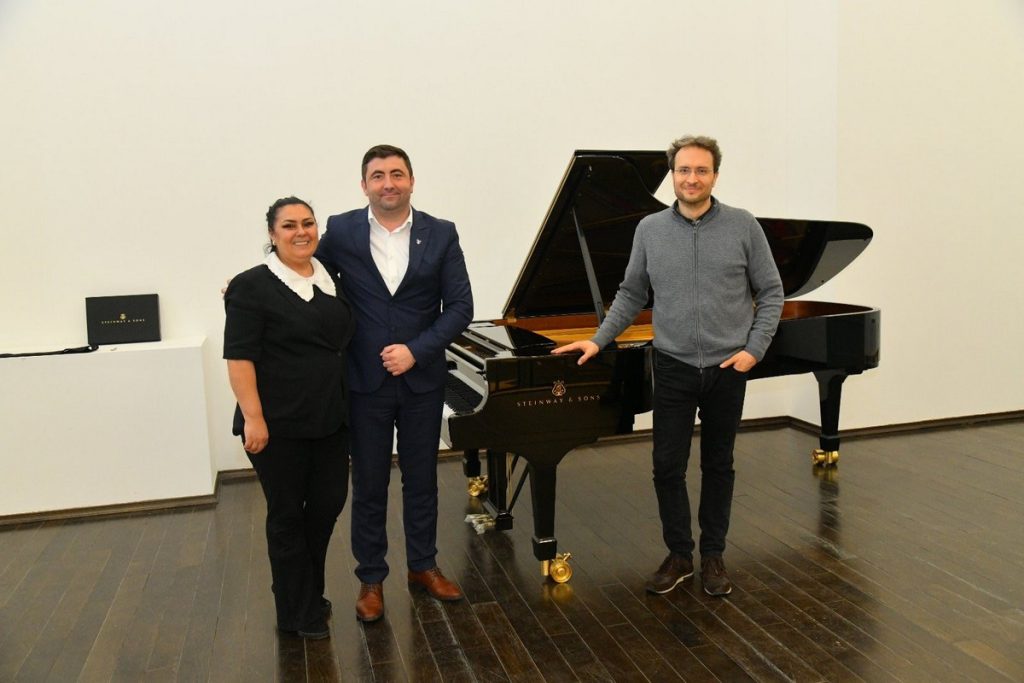 Petrović ponovo o famoznom klaviru: Dolazi nam svjetski poznati pijanista