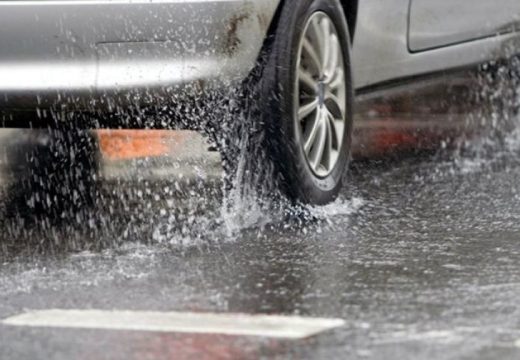 Vozači oprez: Snijeg, odroni i klizavi kolovozi