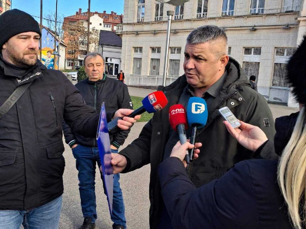 Bakajlić: Predsjednica SG Bijeljina Željana Arsenović uzela harmoniku, a ne zna da svira