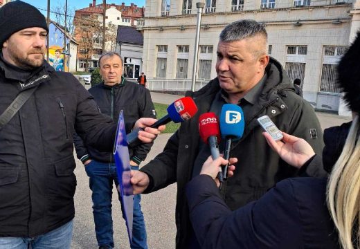 Bakajlić: Predsjednica SG Bijeljina Željana Arsenović uzela harmoniku, a ne zna da svira